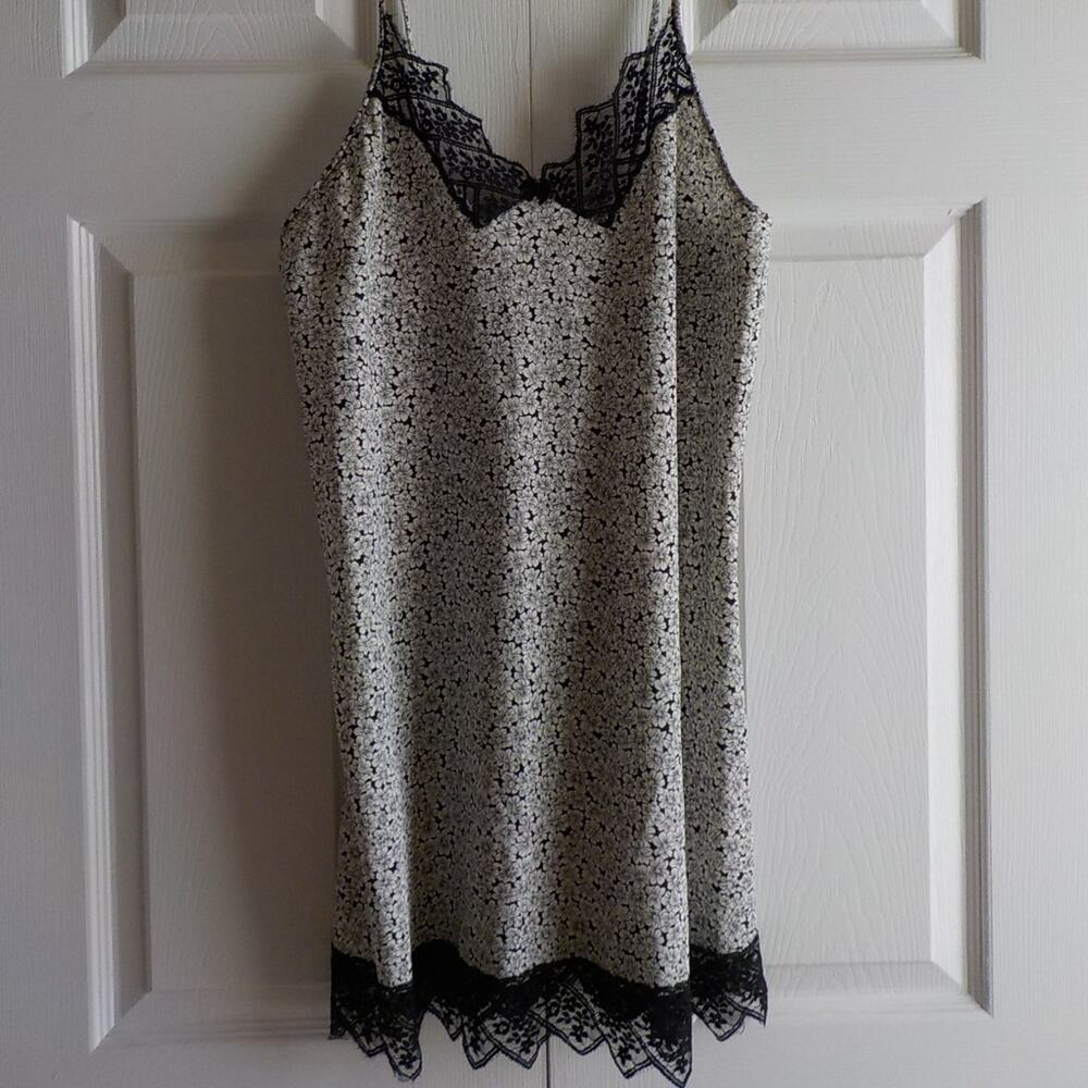 VTG Amaretta Beige Floral Satin Babydoll Slip Dress Pjs Fits S / M Black Lace